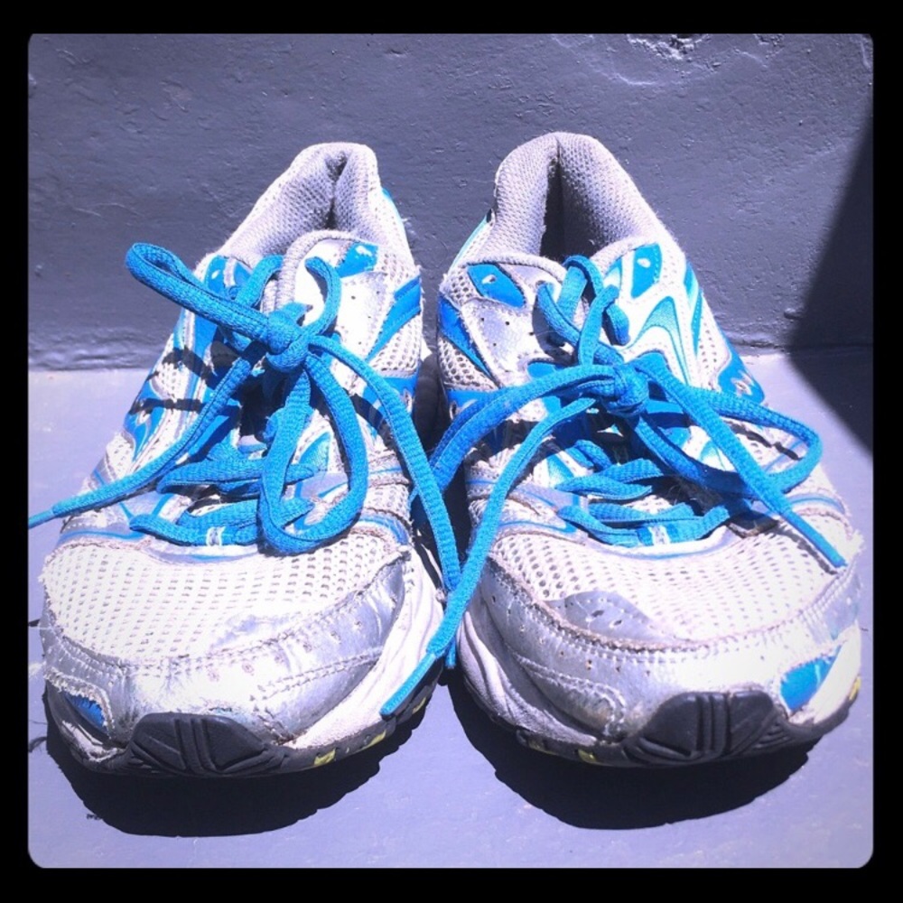 Saucing sneakers